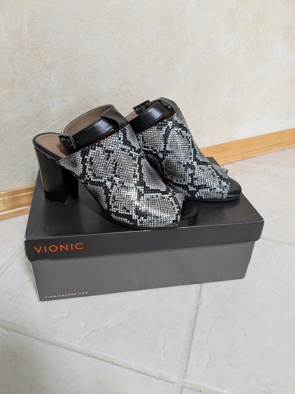 Vionic Women's Black & White Snake-Print Heeled Mule